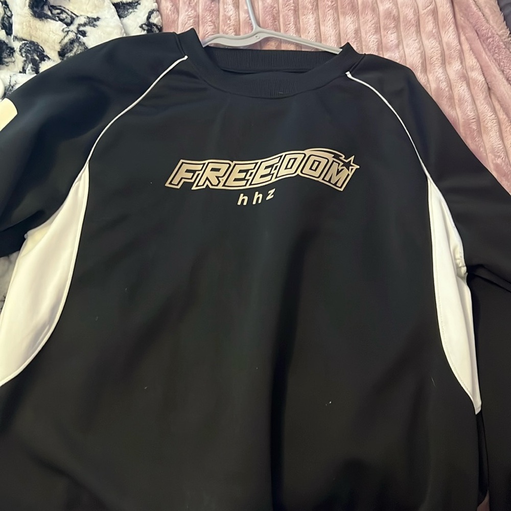 Freedom Pullover